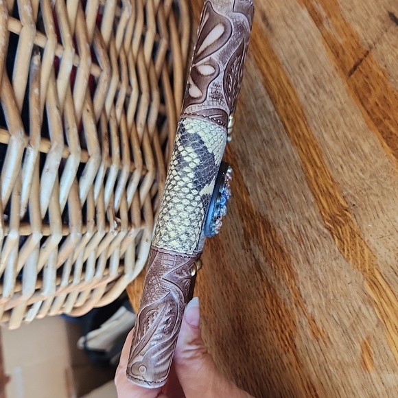 Sharif Wallet Tooled Snakeskin Jeweled Accents - Picture 8 of 16